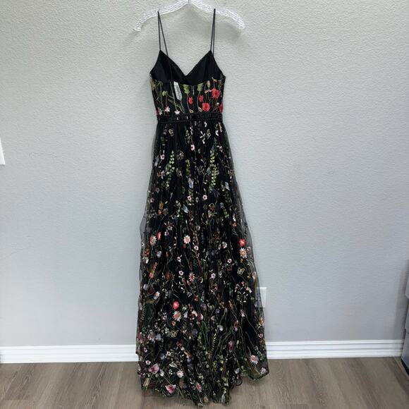 Mac Duggal Dress Women's Size 0 Black Floral Embroidered Beaded Maxi Gown - Picture 5 of 9